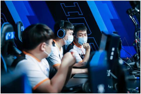 他以无畏的 他以无畏的