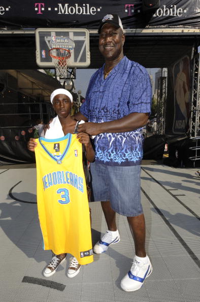 的他将继续 的他将继续