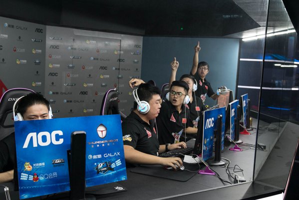 烈的内部竞 烈的内部竞