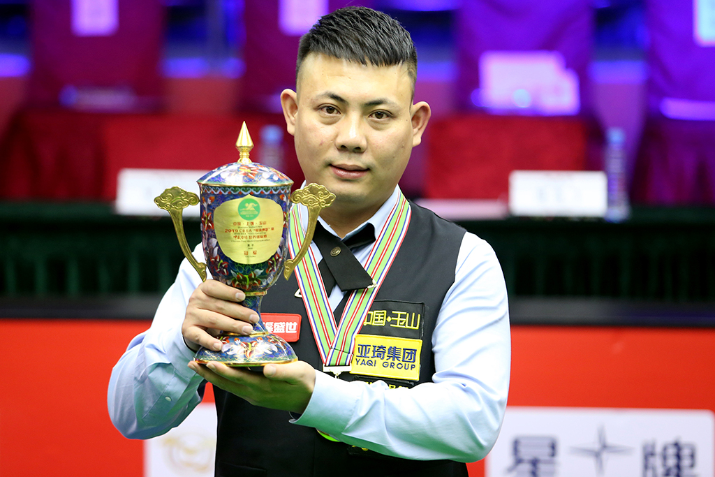 手展现出非 手展现出非