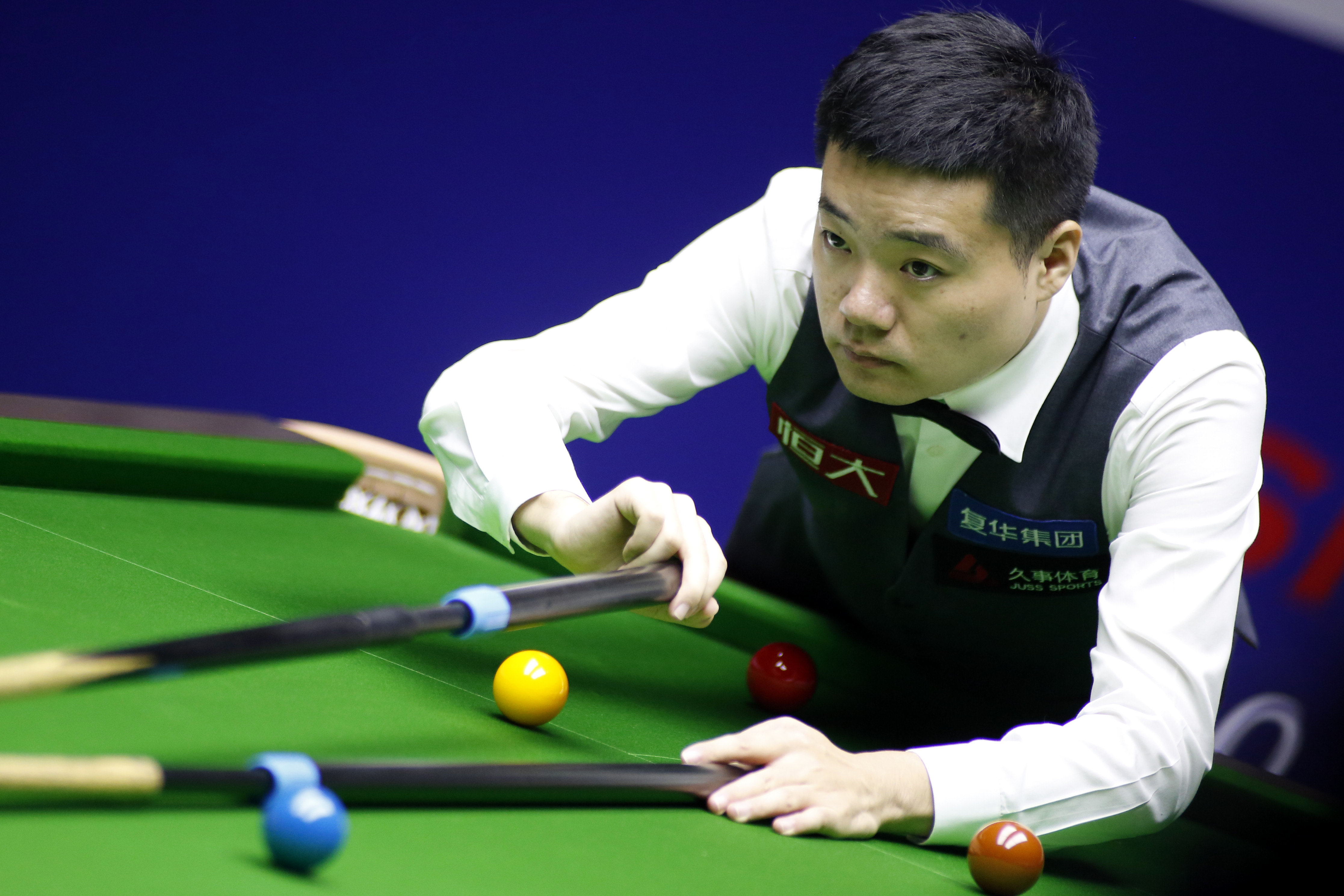 转会市场成 转会市场成