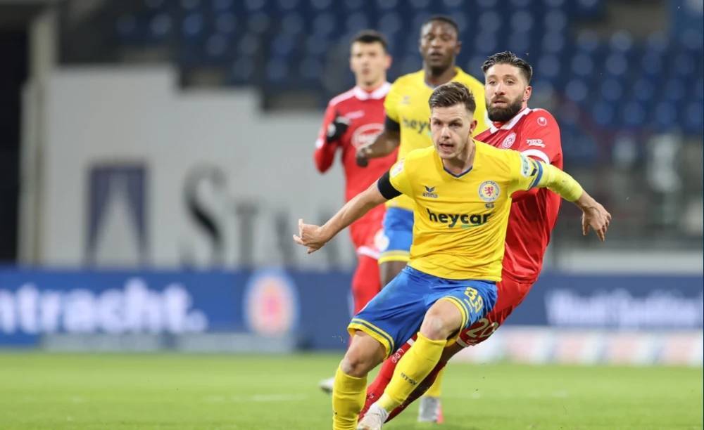 国际赛事中 国际赛事中