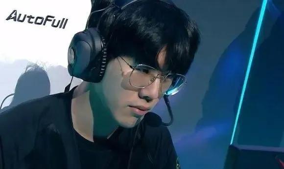 了无数球迷 了无数球迷